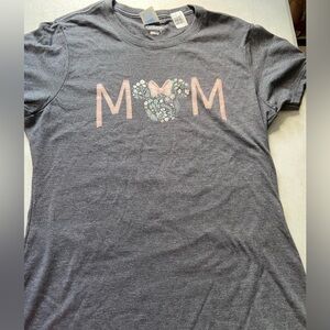 Disney Minnie mom t-shirt M medium runs small S grey shirt